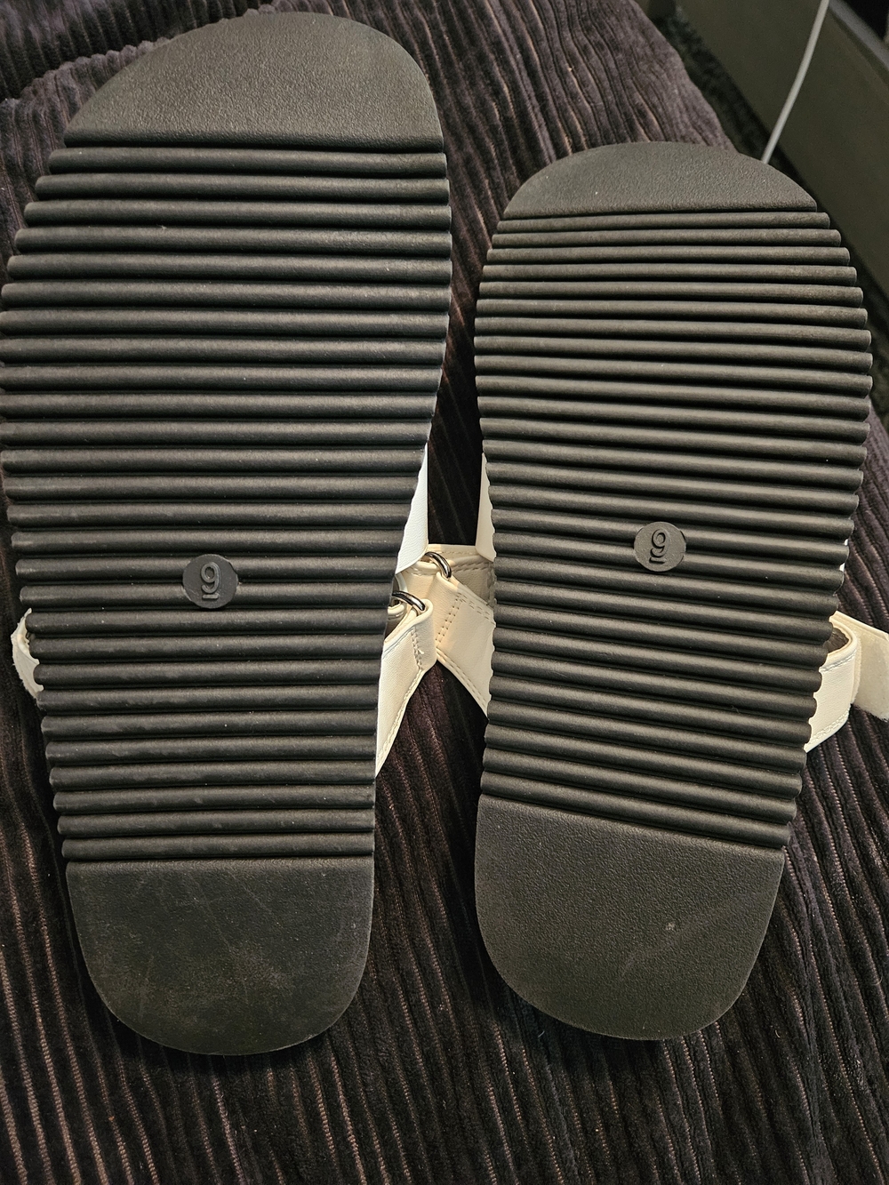 wild fable Black Footbed White Slide Sandals with Cutout Upper - Picture 2 of 2